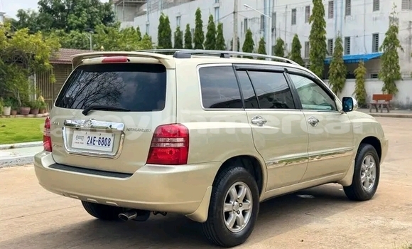Buy Used Toyota Highlander Other Car in Cheom Ksan in Preah Vihear Province Buy Used Toyota Highlander Other Car in Cheom Ksan in Preah Vihear Province