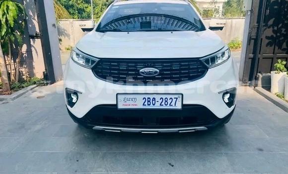 Buy Used Ford Territory White Car in Cheom Ksan in Preah Vihear Province Buy Used Ford Territory White Car in Cheom Ksan in Preah Vihear Province