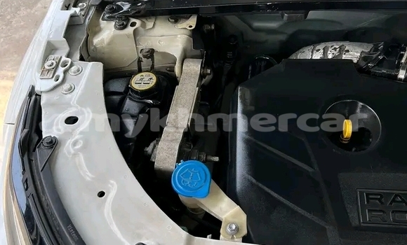 Buy Used Range Rover Range Rover White Car in Chbar Mon in Kampong Speu Province Buy Used Range Rover Range Rover White Car in Chbar Mon in Kampong Speu Province