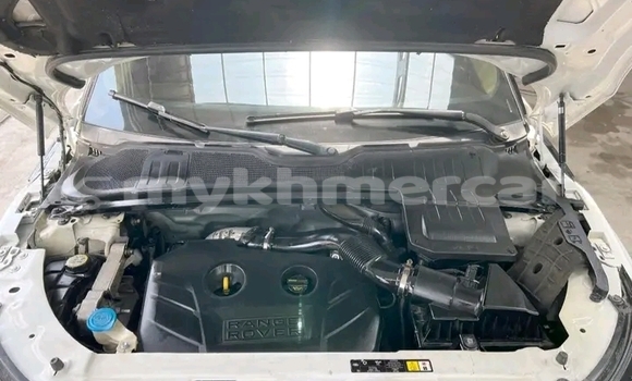 Buy Used Range Rover Range Rover White Car in Chbar Mon in Kampong Speu Province Buy Used Range Rover Range Rover White Car in Chbar Mon in Kampong Speu Province