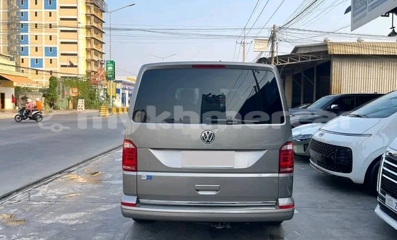 Buy Used Volkswagen Multivan Other Car in Chbar Mon in Kampong Speu Province Buy Used Volkswagen Multivan Other Car in Chbar Mon in Kampong Speu Province