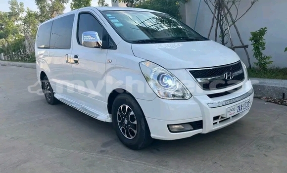 Buy Used Toyota Starlet White Car in Cheom Ksan in Preah Vihear Province Buy Used Toyota Starlet White Car in Cheom Ksan in Preah Vihear Province