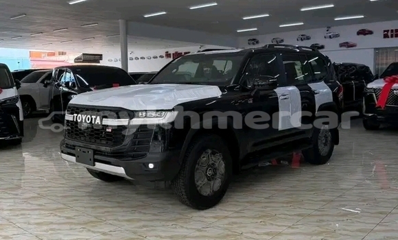 Buy Used Toyota Land Cruiser Black Car in Chbar Mon in Kampong Speu Province Buy Used Toyota Land Cruiser Black Car in Chbar Mon in Kampong Speu Province