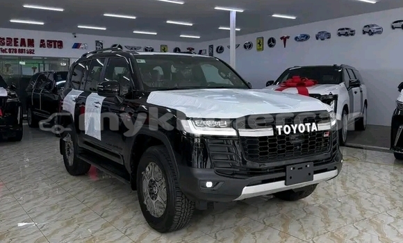 Buy Used Toyota Land Cruiser Black Car in Chbar Mon in Kampong Speu Province Buy Used Toyota Land Cruiser Black Car in Chbar Mon in Kampong Speu Province