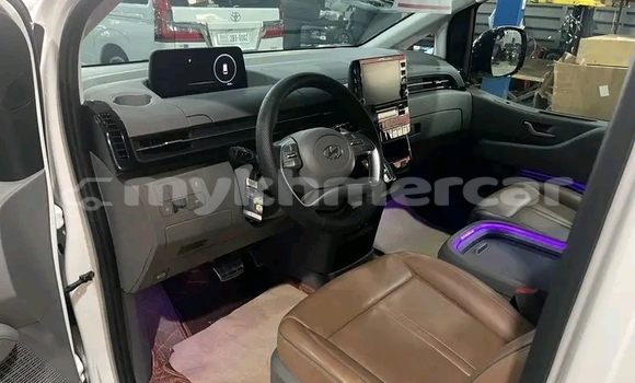 Buy Used Hyundai Starex White Car in Chbar Mon in Kampong Speu Province Buy Used Hyundai Starex White Car in Chbar Mon in Kampong Speu Province