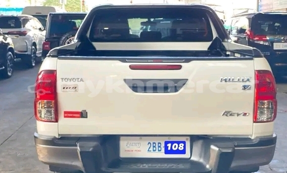 Buy Used Toyota Hilux White Car in Chbar Mon in Kampong Speu Province Buy Used Toyota Hilux White Car in Chbar Mon in Kampong Speu Province