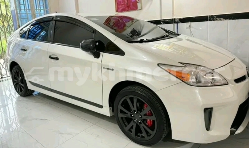Big with watermark toyota prius kampong speu province chbar mon 9315