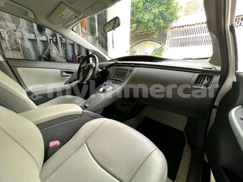 Big with watermark toyota prius kampong speu province chbar mon 9317