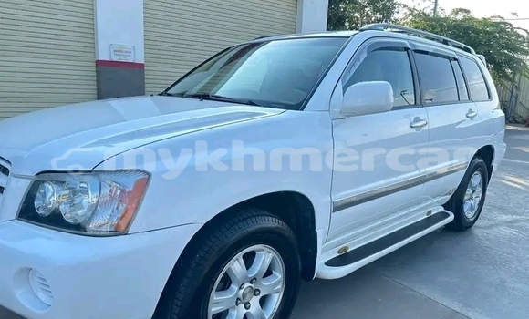Buy Used Toyota Highlander White Car in Chbar Mon in Kampong Speu Province Buy Used Toyota Highlander White Car in Chbar Mon in Kampong Speu Province
