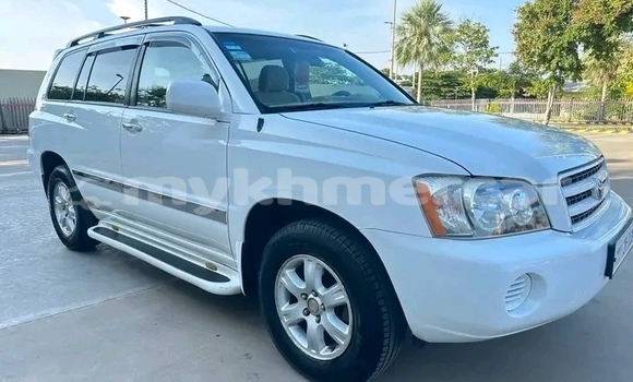 Buy Used Toyota Highlander White Car in Chbar Mon in Kampong Speu Province Buy Used Toyota Highlander White Car in Chbar Mon in Kampong Speu Province