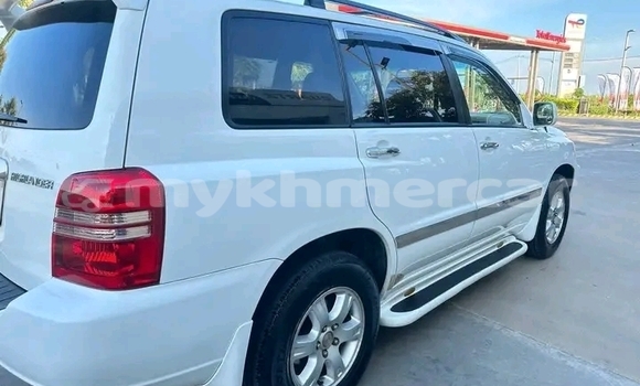 Buy Used Toyota Highlander White Car in Chbar Mon in Kampong Speu Province Buy Used Toyota Highlander White Car in Chbar Mon in Kampong Speu Province