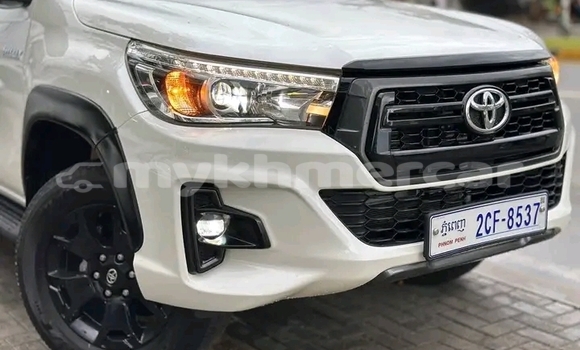 Buy Used Toyota Hiluxe Revo White Car in Chbar Mon in Kampong Speu Province
