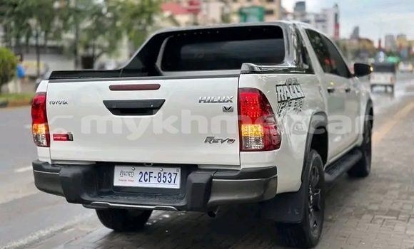 Buy Used Toyota Hiluxe Revo White Car in Chbar Mon in Kampong Speu Province Buy Used Toyota Hiluxe Revo White Car in Chbar Mon in Kampong Speu Province