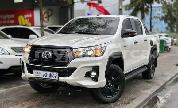 Buy Used Toyota Hiluxe Revo White Car in Chbar Mon in Kampong Speu Province Buy Used Toyota Hiluxe Revo White Car in Chbar Mon in Kampong Speu Province