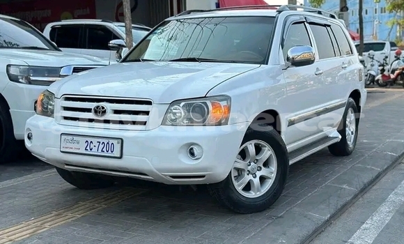 Buy Used Toyota Highlander White Car in Cheom Ksan in Preah Vihear Province Buy Used Toyota Highlander White Car in Cheom Ksan in Preah Vihear Province