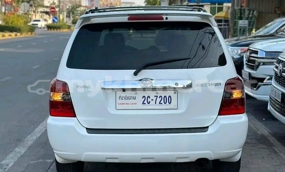 Buy Used Toyota Highlander White Car in Cheom Ksan in Preah Vihear Province Buy Used Toyota Highlander White Car in Cheom Ksan in Preah Vihear Province