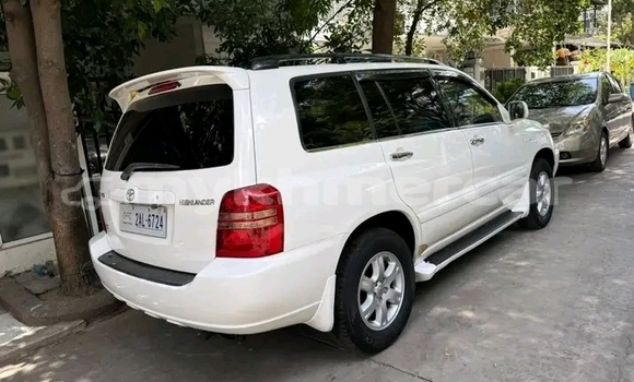 Buy Used Toyota Highlander White Car in Oudong in Kampong Speu Province Buy Used Toyota Highlander White Car in Oudong in Kampong Speu Province