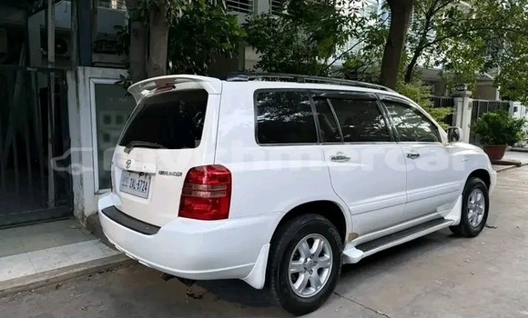 Buy Used Toyota Highlander White Car in Oudong in Kampong Speu Province Buy Used Toyota Highlander White Car in Oudong in Kampong Speu Province