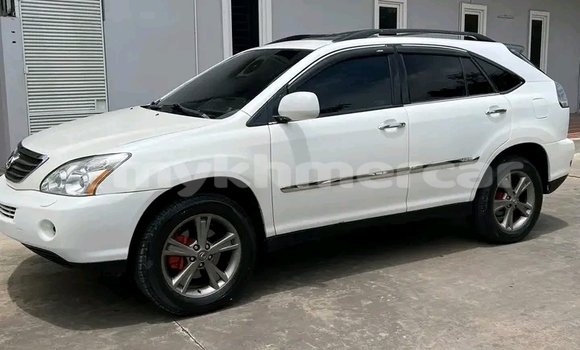 Buy Used Lexus NX White Car in Cheom Ksan in Preah Vihear Province Buy Used Lexus NX White Car in Cheom Ksan in Preah Vihear Province