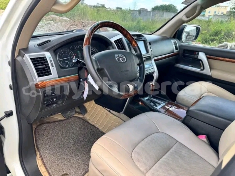 Big with watermark toyota land cruiser kampong speu province chbar mon 9337
