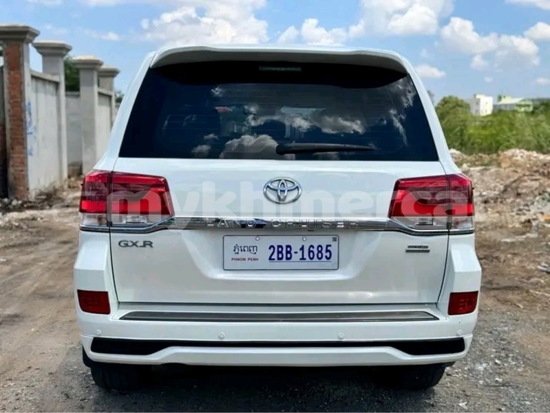 Big with watermark toyota land cruiser kampong speu province chbar mon 9337