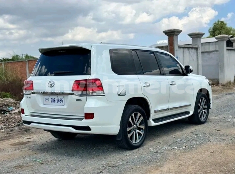 Big with watermark toyota land cruiser kampong speu province chbar mon 9337