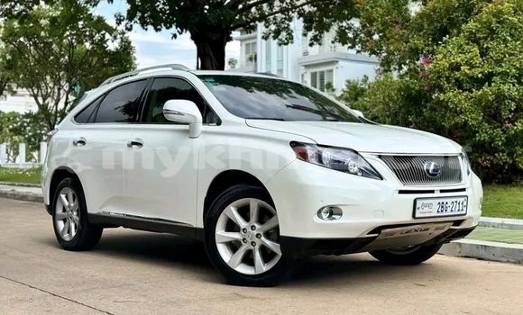 Buy Used Lexus NX White Car in Chbar Mon in Kampong Speu Province Buy Used Lexus NX White Car in Chbar Mon in Kampong Speu Province
