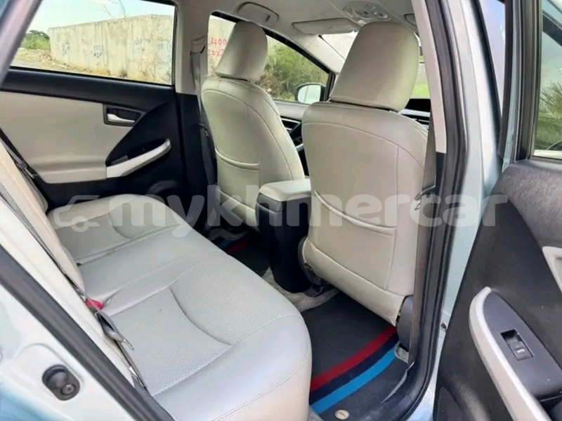 Big with watermark toyota prius kampong speu province chbar mon 9344