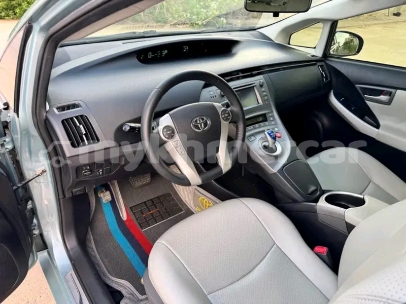 Big with watermark toyota prius kampong speu province chbar mon 9344