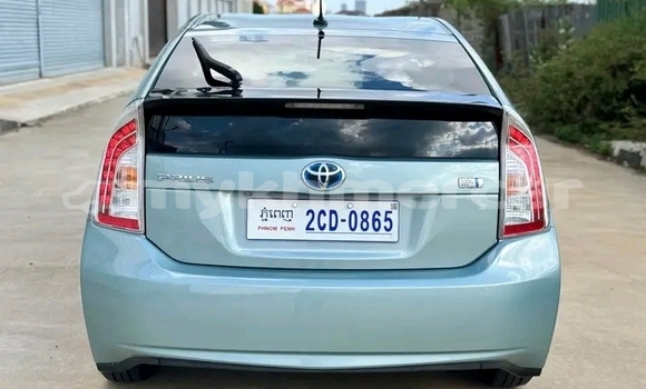 Buy Used Toyota Prius Blue Car in Chbar Mon in Kampong Speu Province Buy Used Toyota Prius Blue Car in Chbar Mon in Kampong Speu Province