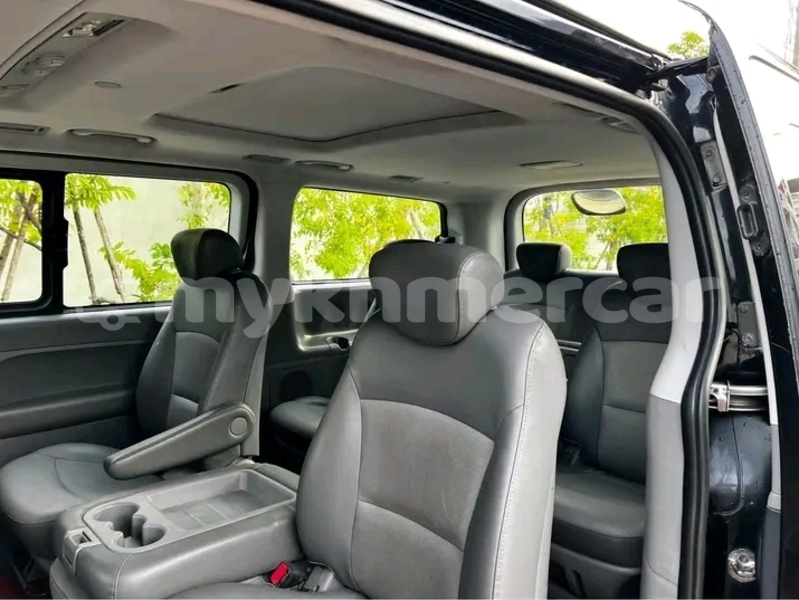 Big with watermark hyundai starex kampong speu province chbar mon 9349