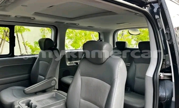 Buy Used Hyundai Starex Black Car in Chbar Mon in Kampong Speu Province Buy Used Hyundai Starex Black Car in Chbar Mon in Kampong Speu Province