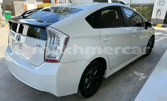 Buy Used Toyota Prius Alpha White Car in Chbar Mon in Kampong Speu Province Buy Used Toyota Prius Alpha White Car in Chbar Mon in Kampong Speu Province