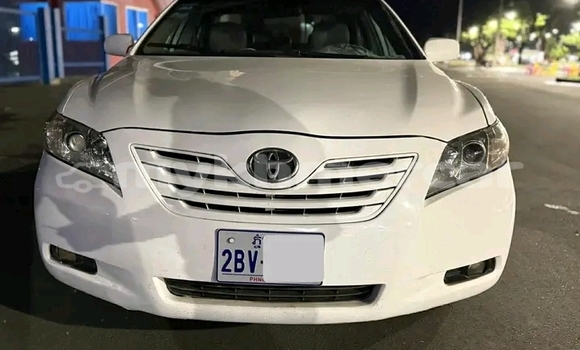 Buy Used Toyota Camry White Car in Chbar Mon in Kampong Speu Province Buy Used Toyota Camry White Car in Chbar Mon in Kampong Speu Province