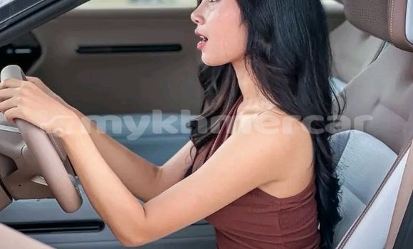 Buy Used Range Rover Range Rover White Car in Chbar Mon in Kampong Speu Province Buy Used Range Rover Range Rover White Car in Chbar Mon in Kampong Speu Province