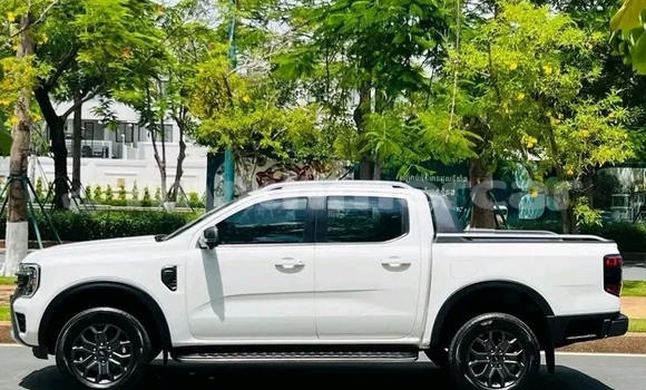 Buy Used Ford Windstar White Car in Chbar Mon in Kampong Speu Province Buy Used Ford Windstar White Car in Chbar Mon in Kampong Speu Province