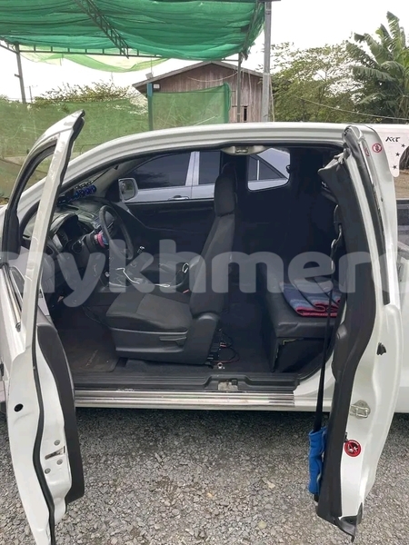 Big with watermark isuzu d max kampong speu province chbar mon 9358