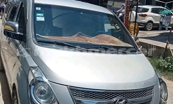 Buy Used Hyundai H1 Other Car in Chbar Mon in Kampong Speu Province Buy Used Hyundai H1 Other Car in Chbar Mon in Kampong Speu Province