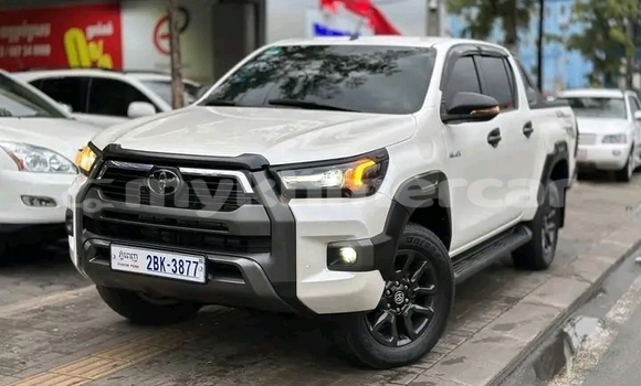 Acheter Occasion Voiture Toyota Hiluxe Revo Blanc à Stung Treng, Stung Treng Province Acheter Occasion Voiture Toyota Hiluxe Revo Blanc à Stung Treng, Stung Treng Province