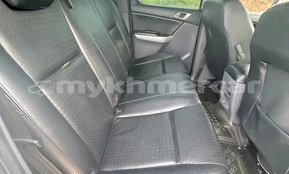 Acheter Occasion Voiture Mazda BT-50 Blanc à Chbar Mon, Kampong Speu Province Acheter Occasion Voiture Mazda BT-50 Blanc à Chbar Mon, Kampong Speu Province