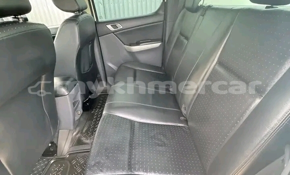 Acheter Occasion Voiture Mazda BT-50 Blanc à Chbar Mon, Kampong Speu Province Acheter Occasion Voiture Mazda BT-50 Blanc à Chbar Mon, Kampong Speu Province