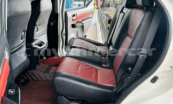 Acheter Occasion Voiture Toyota Fortuner Blanc à Chbar Mon, Kampong Speu Province Acheter Occasion Voiture Toyota Fortuner Blanc à Chbar Mon, Kampong Speu Province