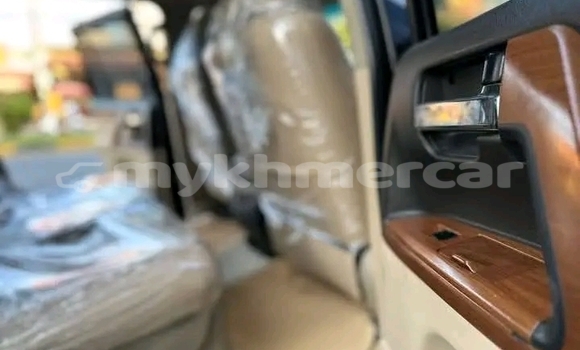 Acheter Occasion Voiture Toyota Land Cruiser Prado Noir à Chbar Mon, Kampong Speu Province Acheter Occasion Voiture Toyota Land Cruiser Prado Noir à Chbar Mon, Kampong Speu Province