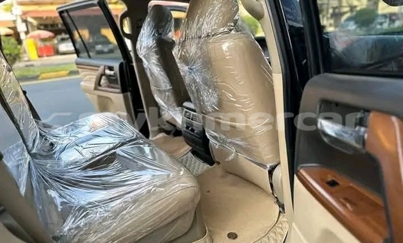 Acheter Occasion Voiture Toyota Land Cruiser Prado Noir à Chbar Mon, Kampong Speu Province Acheter Occasion Voiture Toyota Land Cruiser Prado Noir à Chbar Mon, Kampong Speu Province