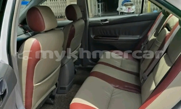 Acheter Occasion Voiture Toyota Camry Blanc à Chbar Mon, Kampong Speu Province Acheter Occasion Voiture Toyota Camry Blanc à Chbar Mon, Kampong Speu Province