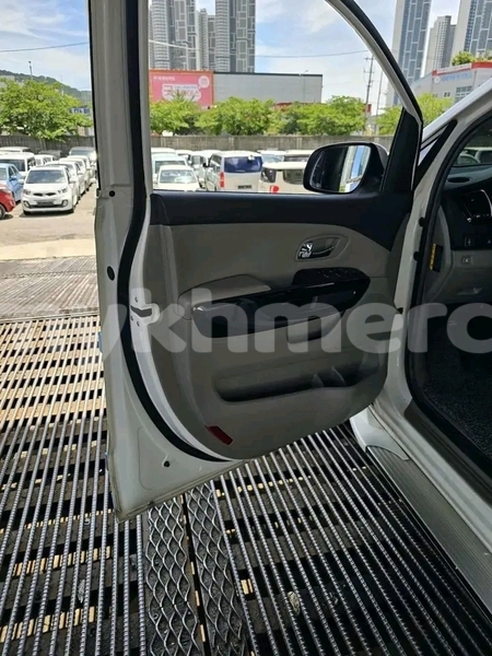 Big with watermark kia carnival kep province kep 9380