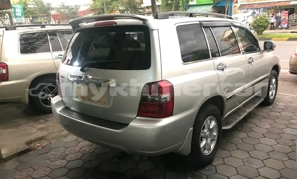 Acheter Occasion Voiture Toyota Highlander Autre à Chbar Mon, Kampong Speu Province Acheter Occasion Voiture Toyota Highlander Autre à Chbar Mon, Kampong Speu Province