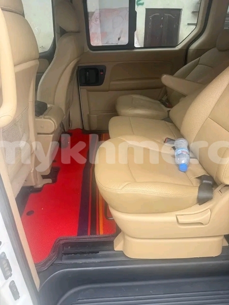 Big with watermark hyundai h1 kampong speu province chbar mon 9383