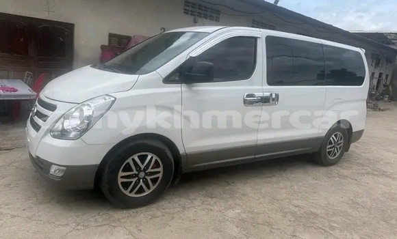 Acheter Occasion Voiture Hyundai H1 Blanc à Chbar Mon, Kampong Speu Province Acheter Occasion Voiture Hyundai H1 Blanc à Chbar Mon, Kampong Speu Province