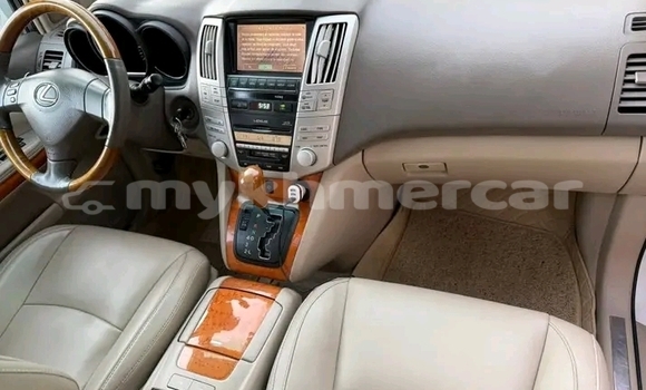 Acheter Occasion Voiture Lexus NX Blanc à Chbar Mon, Kampong Speu Province Acheter Occasion Voiture Lexus NX Blanc à Chbar Mon, Kampong Speu Province